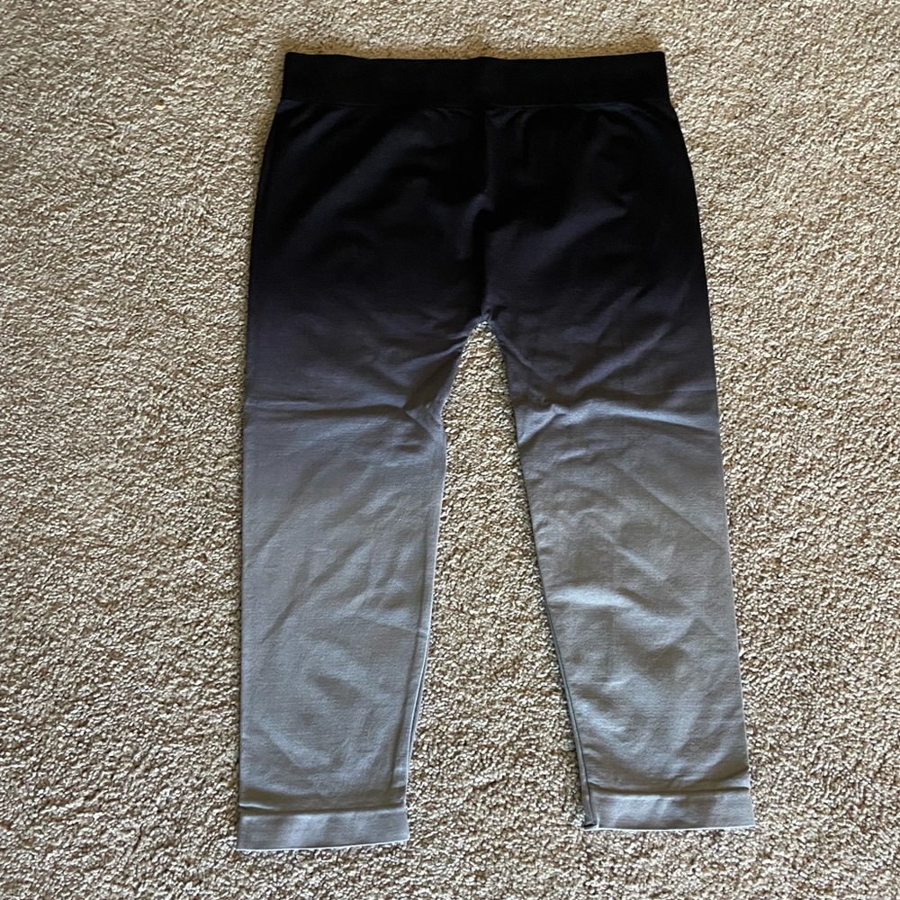NWOT Capri Leggings